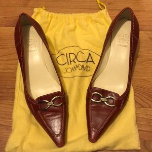 Vintage red leather one inch pump